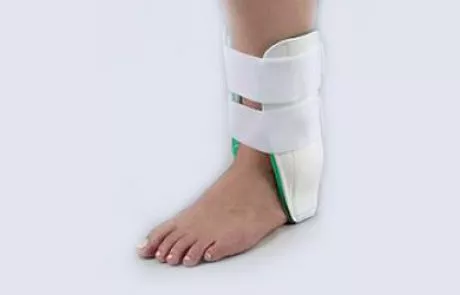 AIR CAST